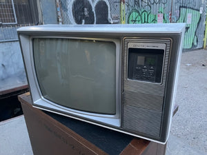 Vintage  tv 28x18x15" tall